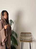 عباية كريب مكسر كلوش بني فاتح