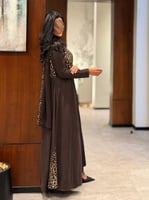 عباية دانتيل تركي مقصب بني مع ذهبي كلوش