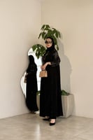 عباية كريب مع أكمام وياقة اسود وزيتي وقيطان