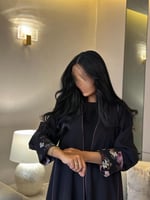 ‏‎عباية كريب تايواني نص كلوش مع قيطان بنفسجي وكم و...