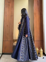 عباية كريب كحلي مع كسرات تل وشيفون مشغول شك وتطريز...