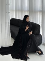 عباية كريب سيراميك مع تكسير وتطريز وشك