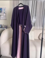 عباية كلوش كريب مكسر ازرق مع كريب وردي سادة مع فرا...