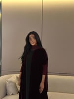 عباية مخمل عنابي غامق مع أكمام سترتش نص كلوش