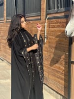 عباية بلاك بيري أسود مع شانتون أسود وذهبي