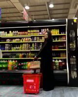 عباية بليزر كريب اسود مع بني