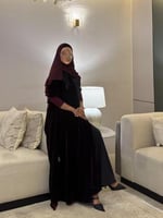 عباية مخمل عنابي غامق مع أكمام سترتش نص كلوش