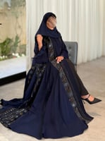 عباية كريب كحلي مع كسرات تل وشيفون مشغول شك وتطريز...