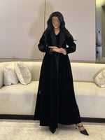 بليزر مخمل واقف اسود مع دانتيل ربع كلوش