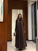 عباية دانتيل تركي مقصب بني مع ذهبي كلوش