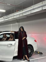 عباية مخمل عنابي مع قماش كشميري