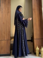 عباية كريب كحلي مع كسرات تل وشيفون مشغول شك وتطريز...