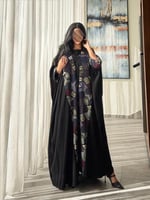 عباية سيراميك اسود مع تطريز هندي القصة بشت