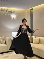 فستان اسود كريب مع ساتان هندي مشجر