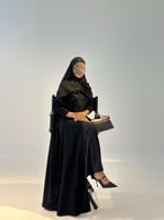 عباية كريب سيراميك مع دانتيل مشغول