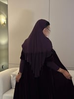عباية مخمل بنفسجي غامق مع أكمام سترتش نص كلوش