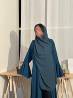 عباية كريب مكسر كلوش تركواز