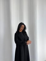 ‎ عباية بليزر شامواه اسود مع كلفة اسود نص كلوش