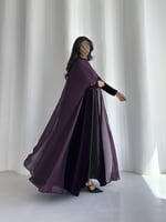 عباية مخمل بنفسجي مع شال مرصع بالكريستال