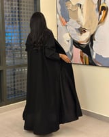 عباية كتان اسود مخطط مع كتان سادة القصة نص كلوش