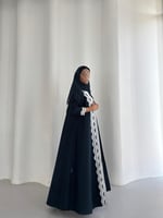 ‎‏‎ عباية جوخ تركواز مع كلفة أبيض نص كلوش ‎‏‎‏‎‏ ‎...