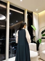 عباية كريب سي واي دبل كلوش تركواز وبيج