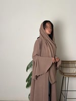 عباية كريب مكسر كلوش بني فاتح