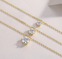 سلسال فضه ومويسانيت مطلية بالذهب