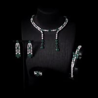 أخضر