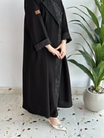 عباية ربع كلوش قماش كريب وجاكارا مع طرحة