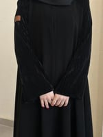 عبايه كلوش قماش سيراميك اكمام مخمل مكسر مع طرحه طر...