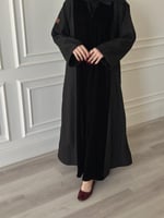 عبايه شتويه نص كلوش مخمل و ركامه عندي مع طرحه