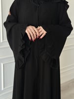 عبايه كلوش طقطق قماش ملكي كسرات في الاكمام مع طرحه...