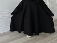 عبايه طقطق ساده كلوش قماش كريب الاناقه مع طرحه ساد...