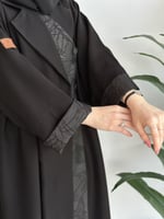 عباية ربع كلوش قماش كريب وجاكارا مع طرحة