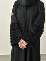 عباه شتويه نص كلوش طقطق فرو اسود بالاكمام