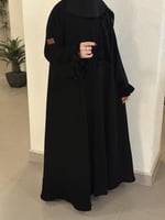 عبايه نص كلوش قماش سيراميك تدخيلات مخمل مكسر مع طر...