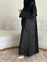 عبايه طقطق نص كلوش قماش كريب الاناقه و جاكارا مع ط...