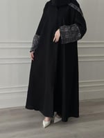 عبايه طقطق نص كلوش قماش كريب الاناقه مع طرحه طرف