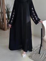 عبايه طقطق نص كلوش قماش انترنت تطريز ع اكمام مع طر...