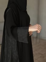 عباية كريب كلوش بطقطق وكم قلاب مع طرحه طرف