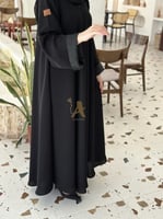 عبايات كلوش سوداء بقماش انترنت واكمام جاكارا