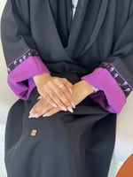 عباه تطريز بالكم باللون الموف و صفطه متحرك الموف