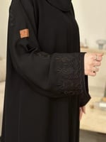 عباه طقطق نص كلوش قماش انترنت تطريز اسود على الاكم...