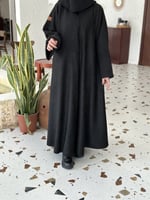 عباه شتويه نص كلوش طقطق قماش شامواه و فرو