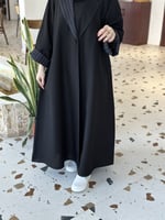 عباية بليزر قماش كريب و كريب مقلم مع مرد داخلي