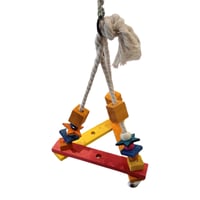 لعبة طيور ملونة على شكل مثلث