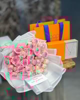 هديه كاملة نسائية مع ورد