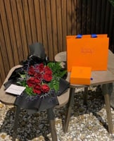 هديه كاملة نسائية مع ورد