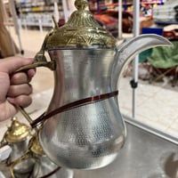 طقم دلال 5 قطع حب الرمان فضي غطا ذهبي استخدام